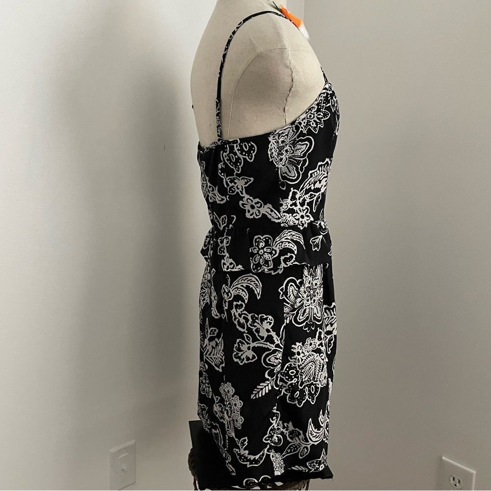 American Eagle Black & White Floral Peplum Dress Size 4 - Picture 8 of 15